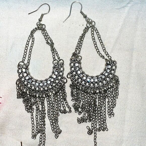 5 pairs of earrings  - Picture 4 of 7